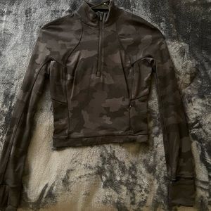 It’s Rulu Run Cropped Half Zip